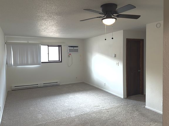 2nd image of 1510 E Gateway Cir S #102