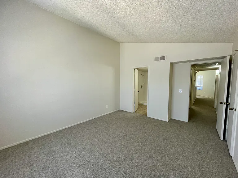 1710 W Wood Bridge Ct — Photo 9