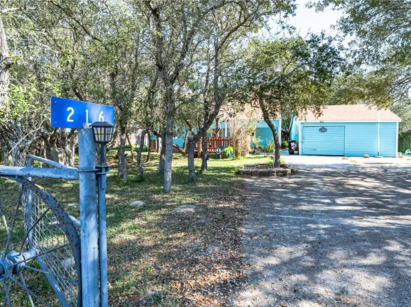 216 Steart St, Rockport, TX 78382