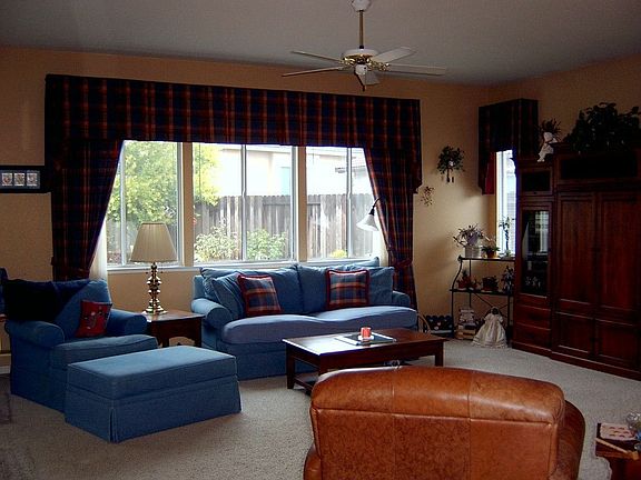 Spacious Family Room