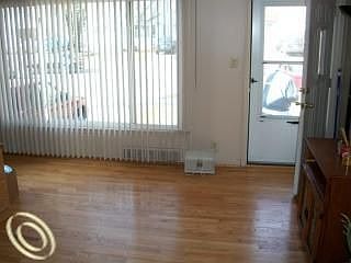 3rd image of 18292 Gaylord