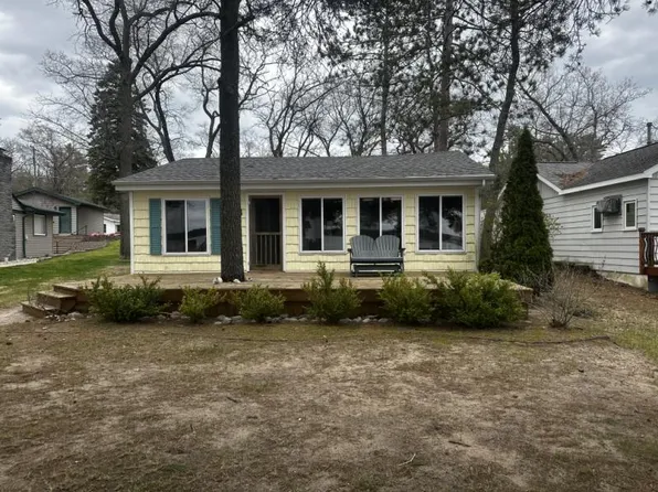7227 Loud Dr, Oscoda, MI 48750