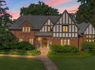 1021 Buckingham Rd, Grosse Pointe Park, MI 48230