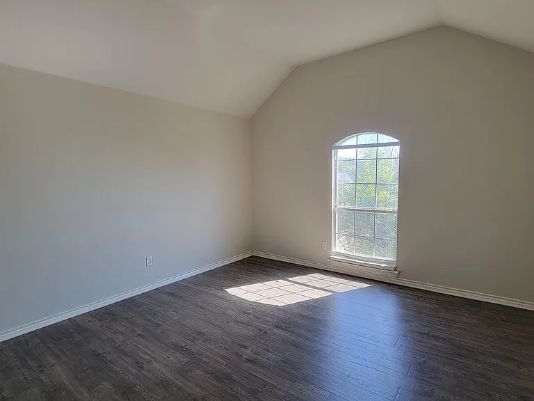 5400 Meadow Valley Dr — Photo 27
