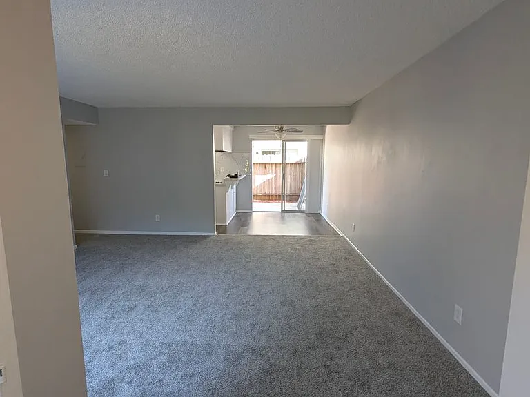 17031 Pinehurst Ln — Photo 19