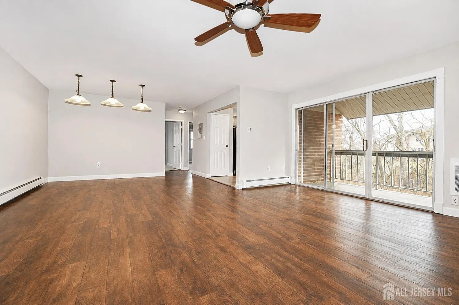 2 bed, 1.5 bath, 1140 sqft, $2,500 — Photo 2