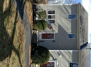 876 Bullocks Point Ave, Riverside, RI 02915