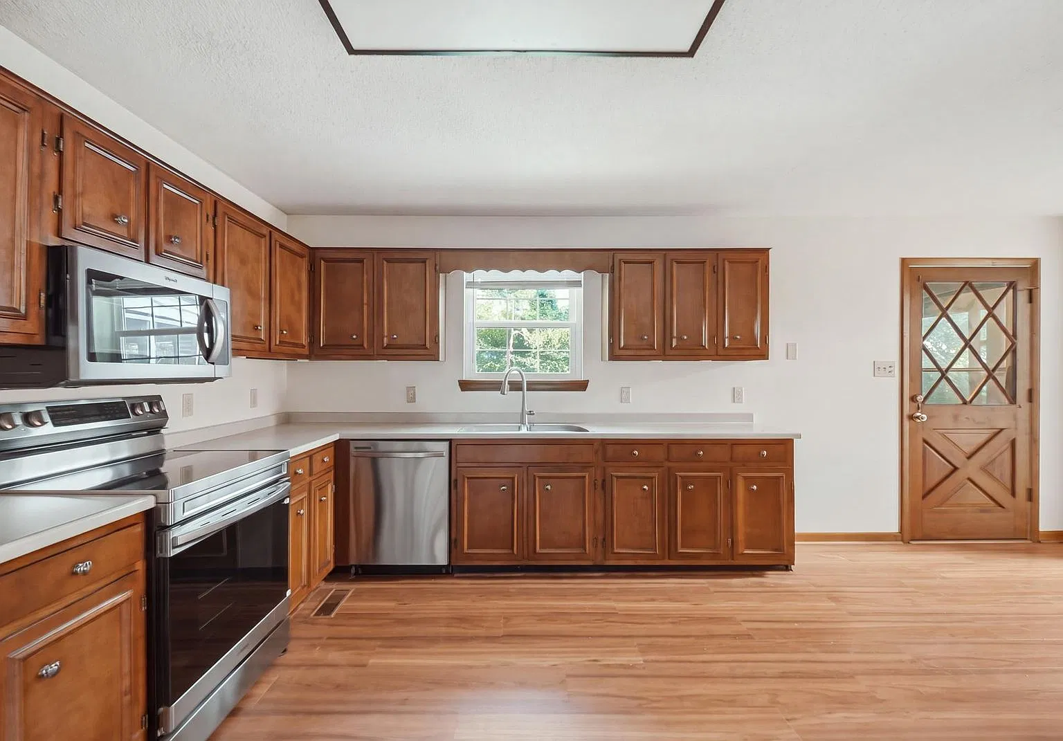 3 bedroom East Brainerd Ranch! — Photo 3
