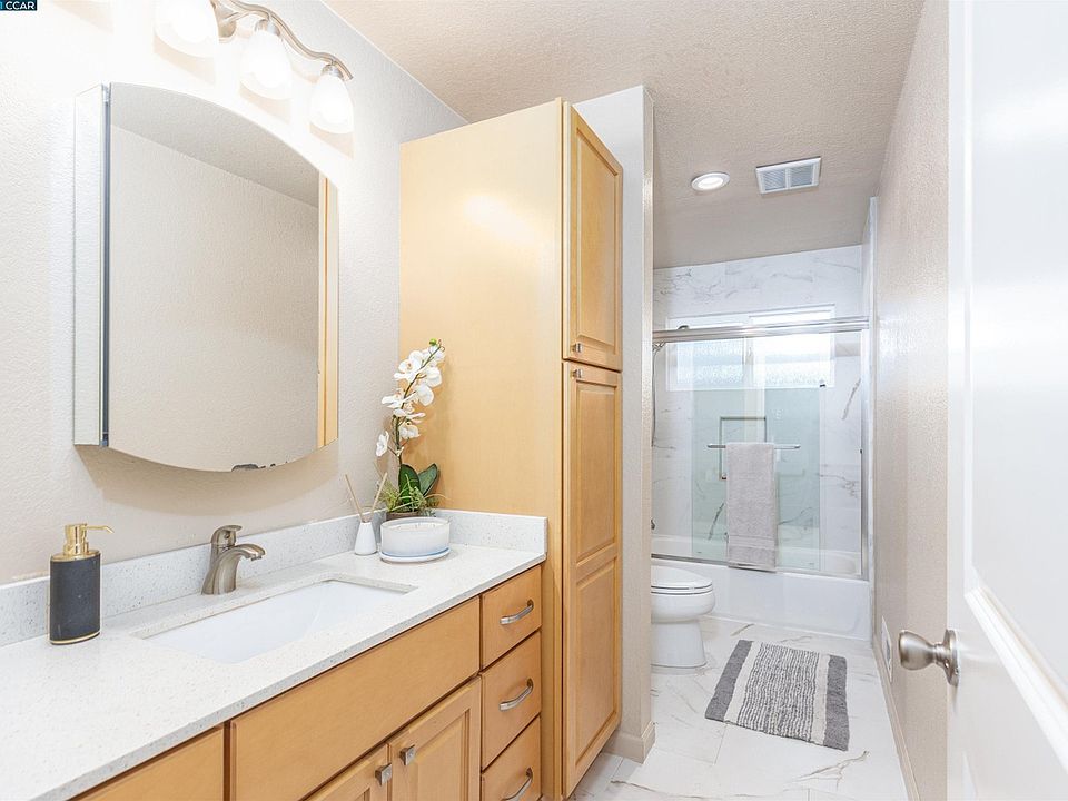 1st image of 2915 Daisy Ct