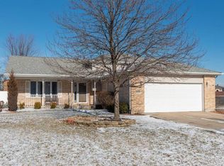 5200 W 140th Pl, Crestwood, IL 60445
