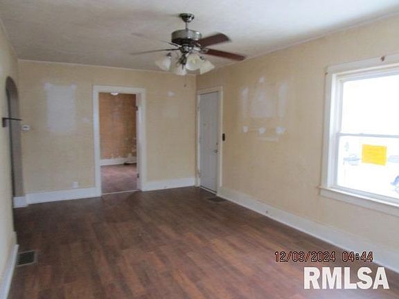 5th image of 308 W Moore Pl