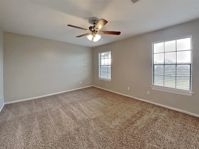 8022 Pine Falls Dr — Photo 6
