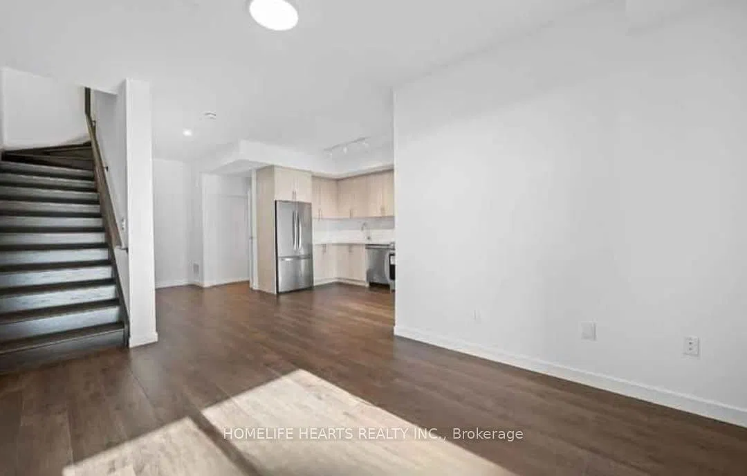 3 bed, $3,000 — Photo 2