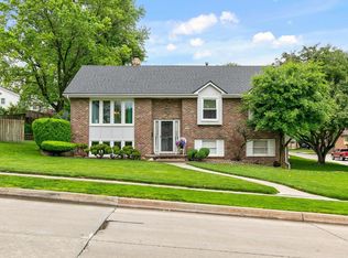 1236 20th St, West Des Moines, IA 50265