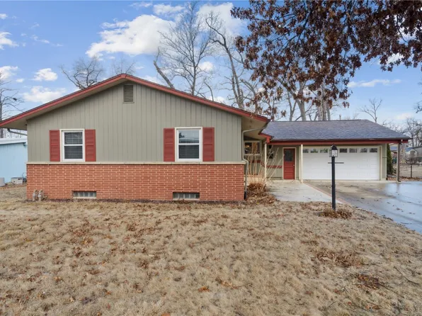 2308 Aspen Ln NE, Cedar Rapids, IA 52402