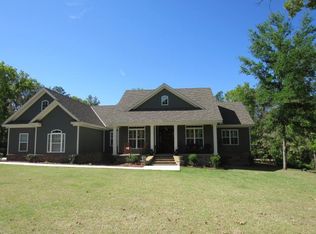 1323 N River Oaks Dr, Blackshear, GA 31516