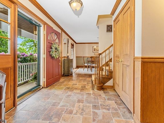4th image of 4 Drake Ct