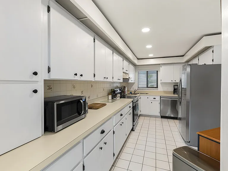 2155 Galleon Dr #E4 — Photo 13