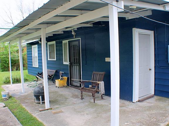3rd image of 3827 Landa Ln