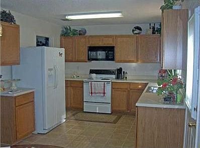 3rd image of 1024 Mazourka Dr