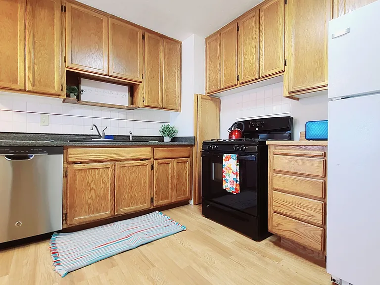 3512 N Holman Ct — Photo 16