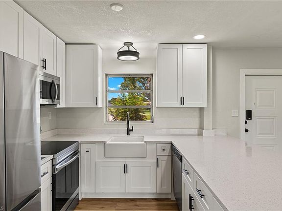 3rd image of 4339 Orangewood AVE