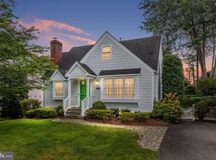 2350 N Oak St, Falls Church, VA 22046