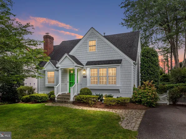 2350 N Oak St, Falls Church, VA 22046