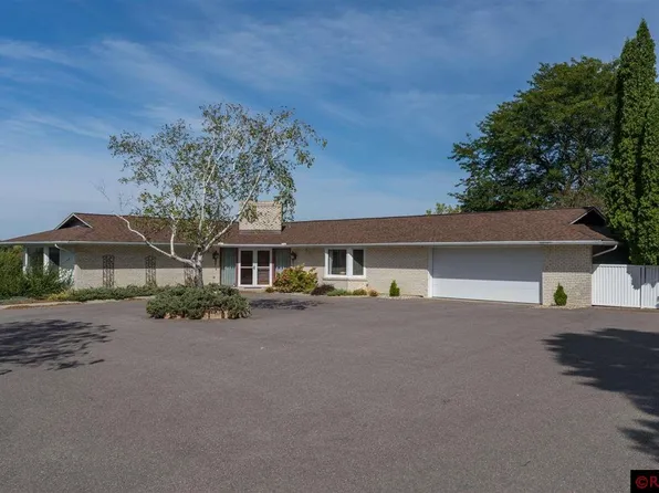 43728 Golf Course Rd, Saint Peter, MN 56082