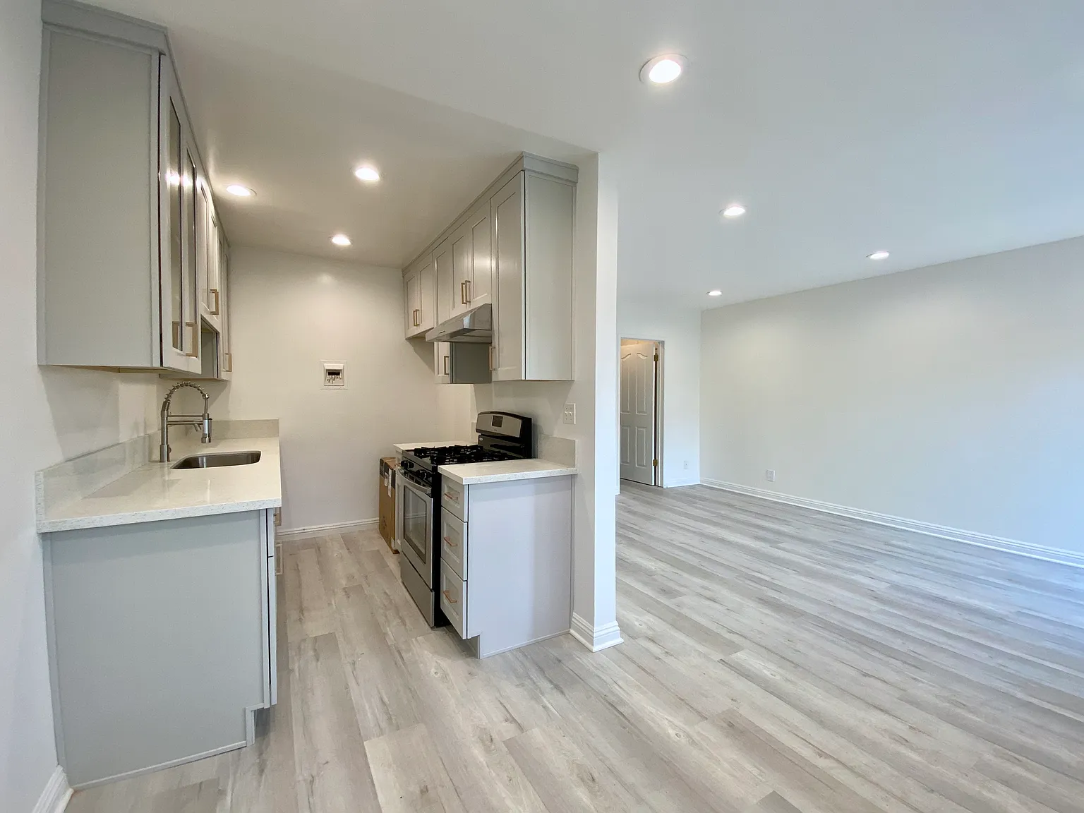 Riverdale Dr — Photo 1