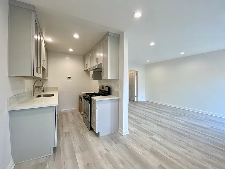Riverdale Dr — Photo 1