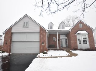 5280 Lancaster Ln, Commerce Township, MI 48382