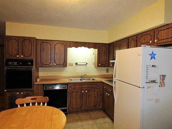 3rd image of 1715 Ellen Dr
