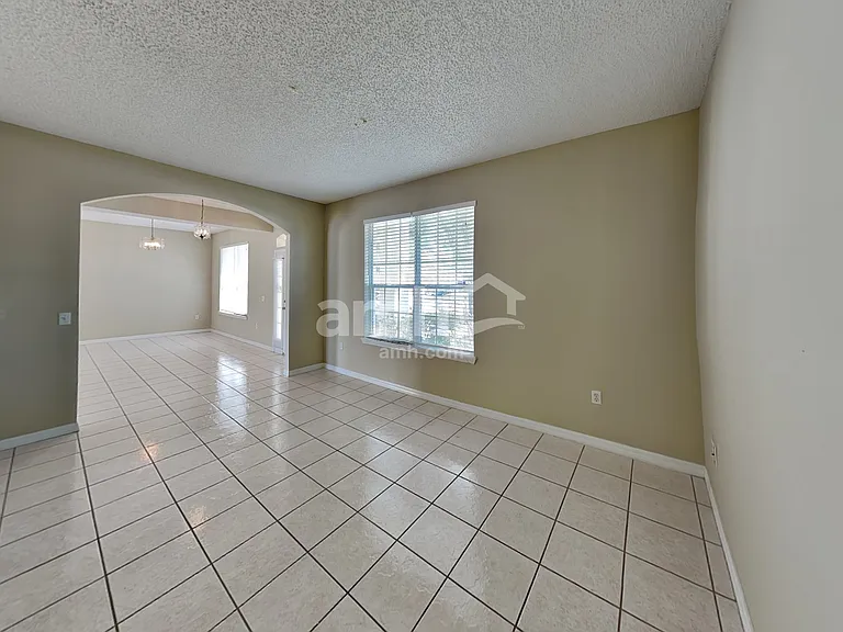 2505 Sherbrook Ln — Photo 7