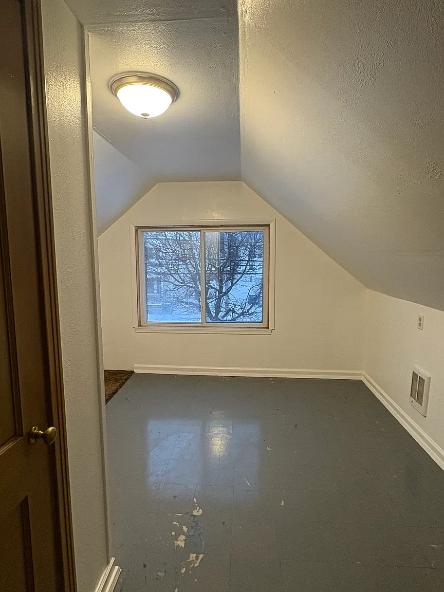77 Moreland St photo 1
