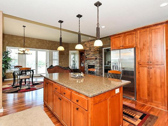4th image of 5511 Fernbrook Ln N