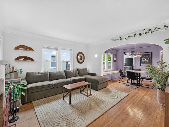 5th image of 3042 Arthur St NE