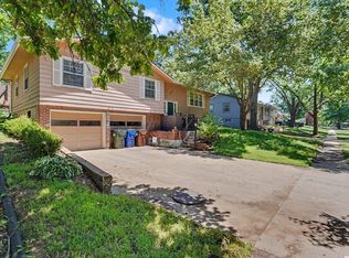 2920 Yellowstone Dr, Lawrence, KS 66047
