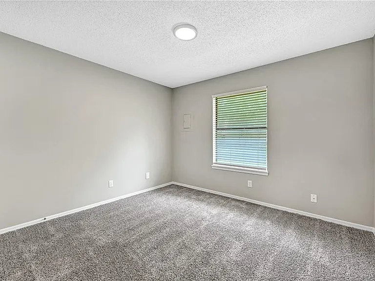 2748 N Arroyo Ave — Photo 10