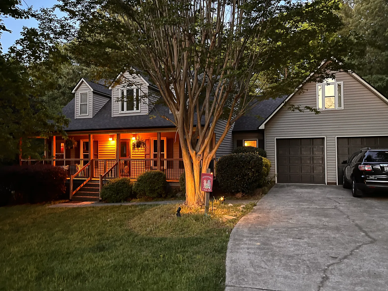 3 bed, 2.5 bath, 2300 sqft, $3,000 — Photo 3