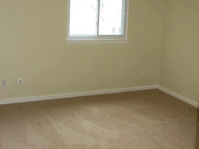 26739 Syracuse Ave — Photo 13