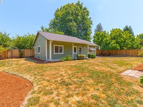 3rd image of 209 NE Florist Ln #A
