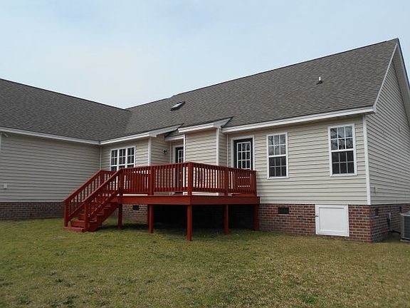 3rd image of 221 Sedgefield Dr
