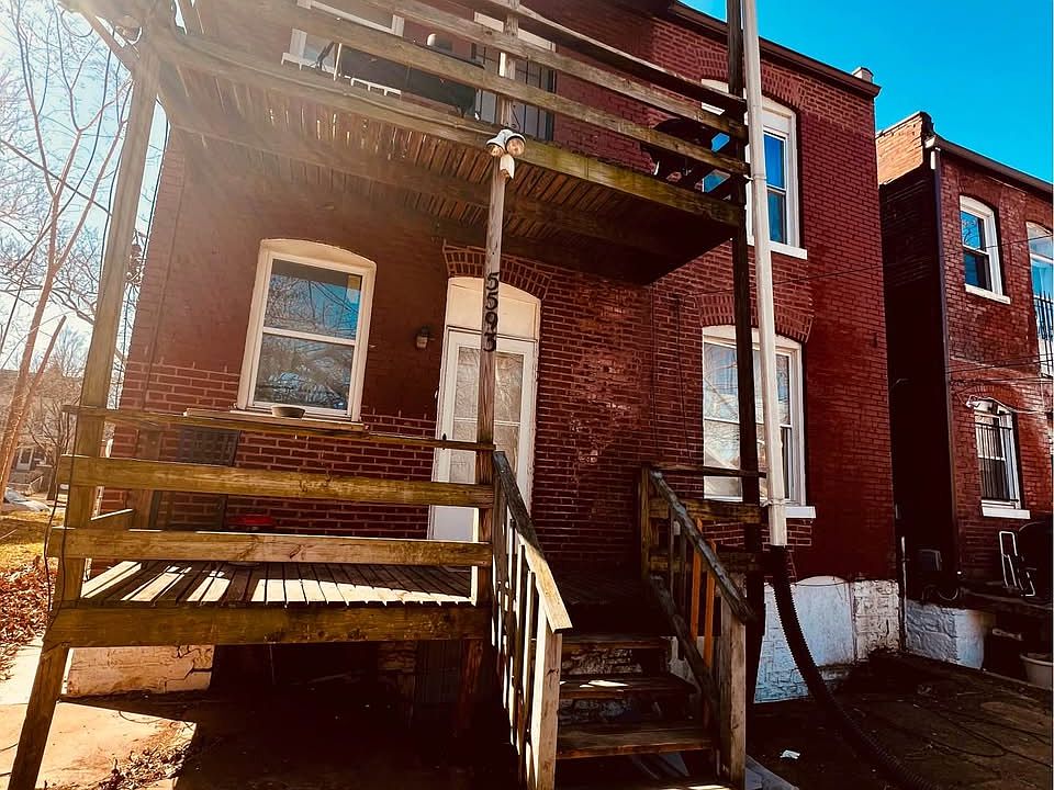 2nd image of 5593 Page Blvd #1