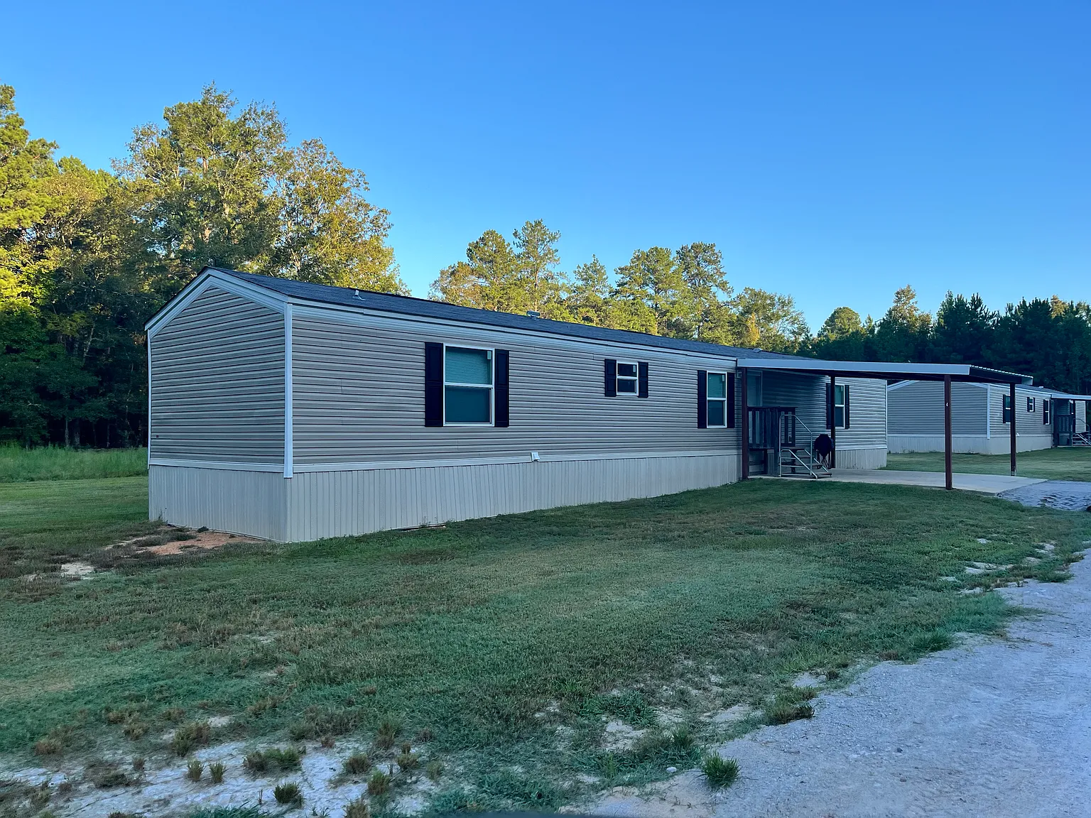 3 bed, $1,100 — Photo 1