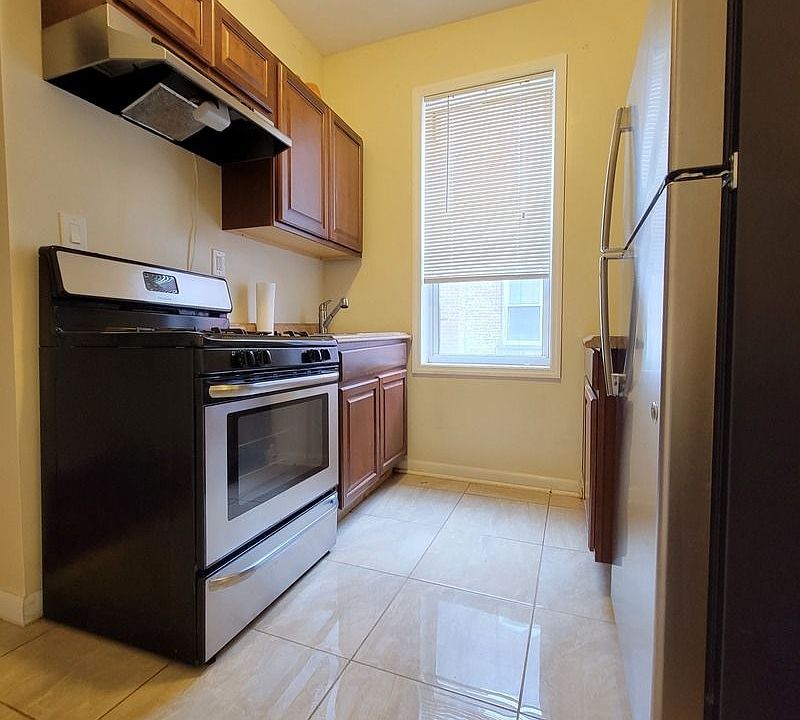 1st image of 3735 Crescent St APT 44