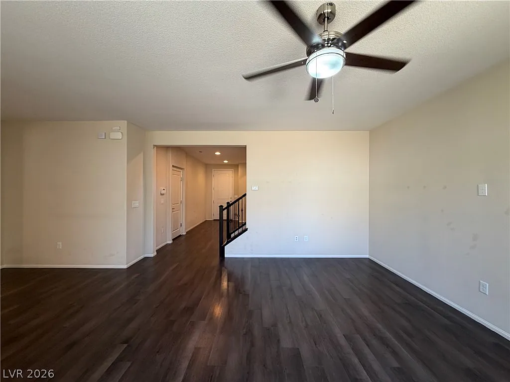 4 bed, 3.0 bath, 2275 sqft, $2,350 — Photo 2