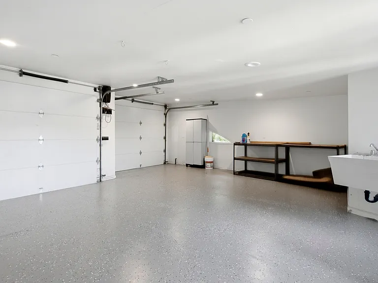 329 Kilkenny Dr — Photo 17