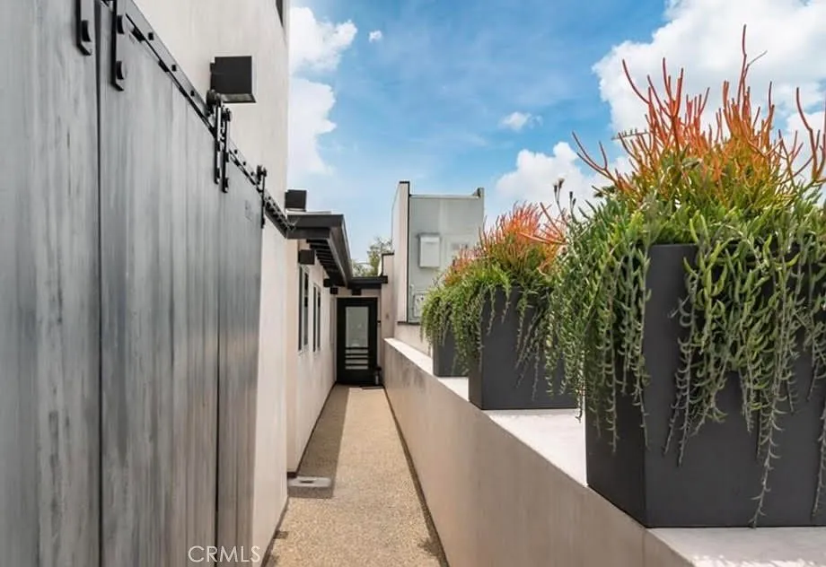 1 bed, 750 sqft, $3,700 — Photo 2