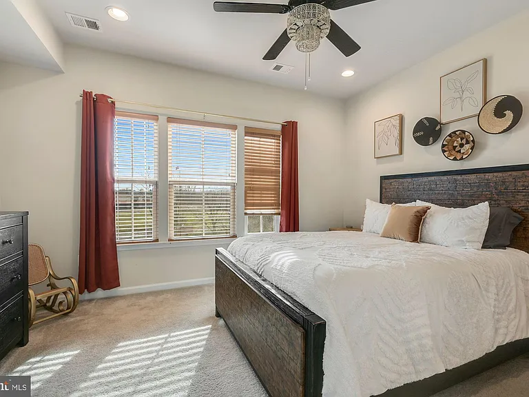 6106 Chronicle St — Photo 16